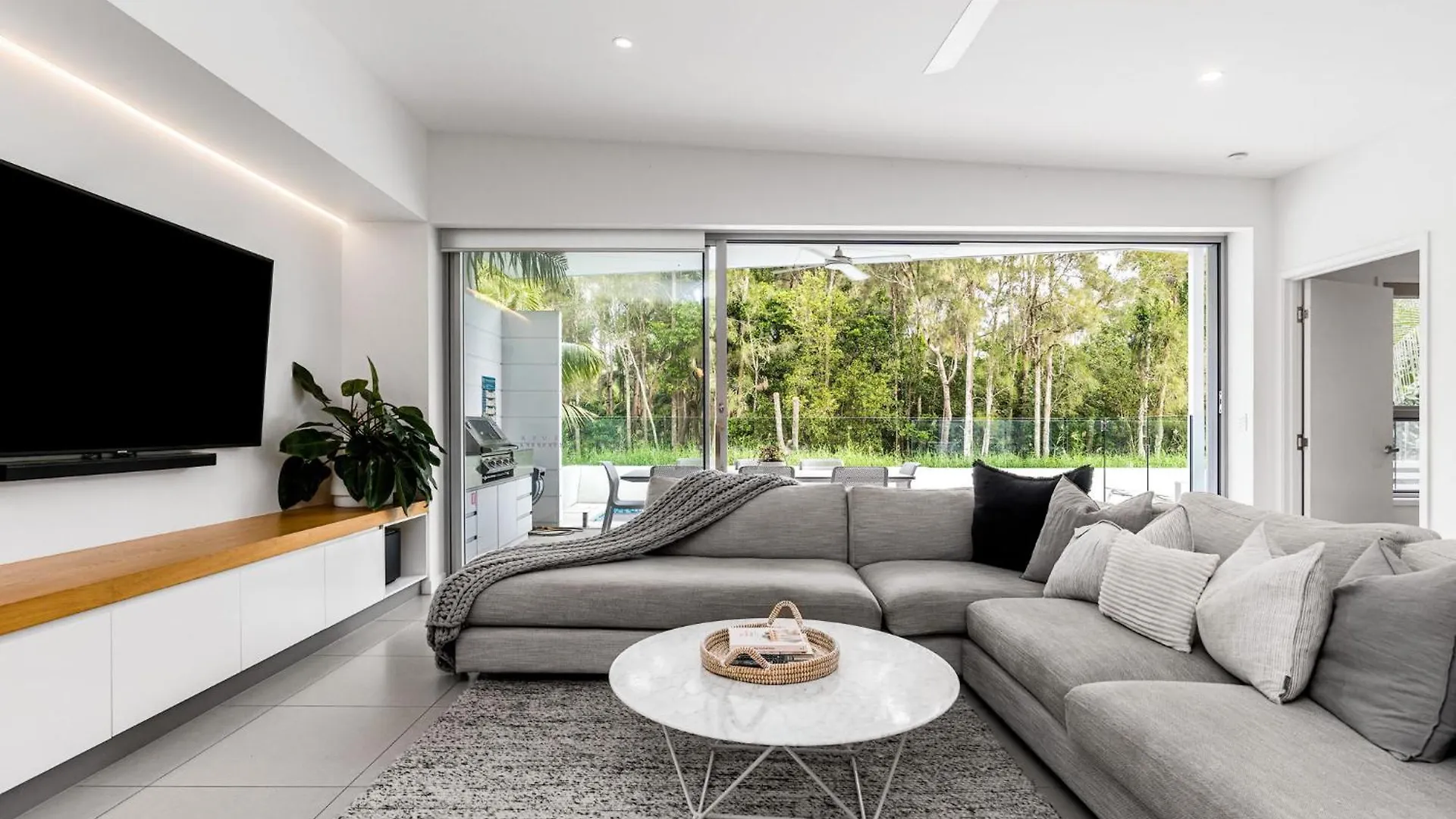 Fat Frog Beach Houses Byron Bay
